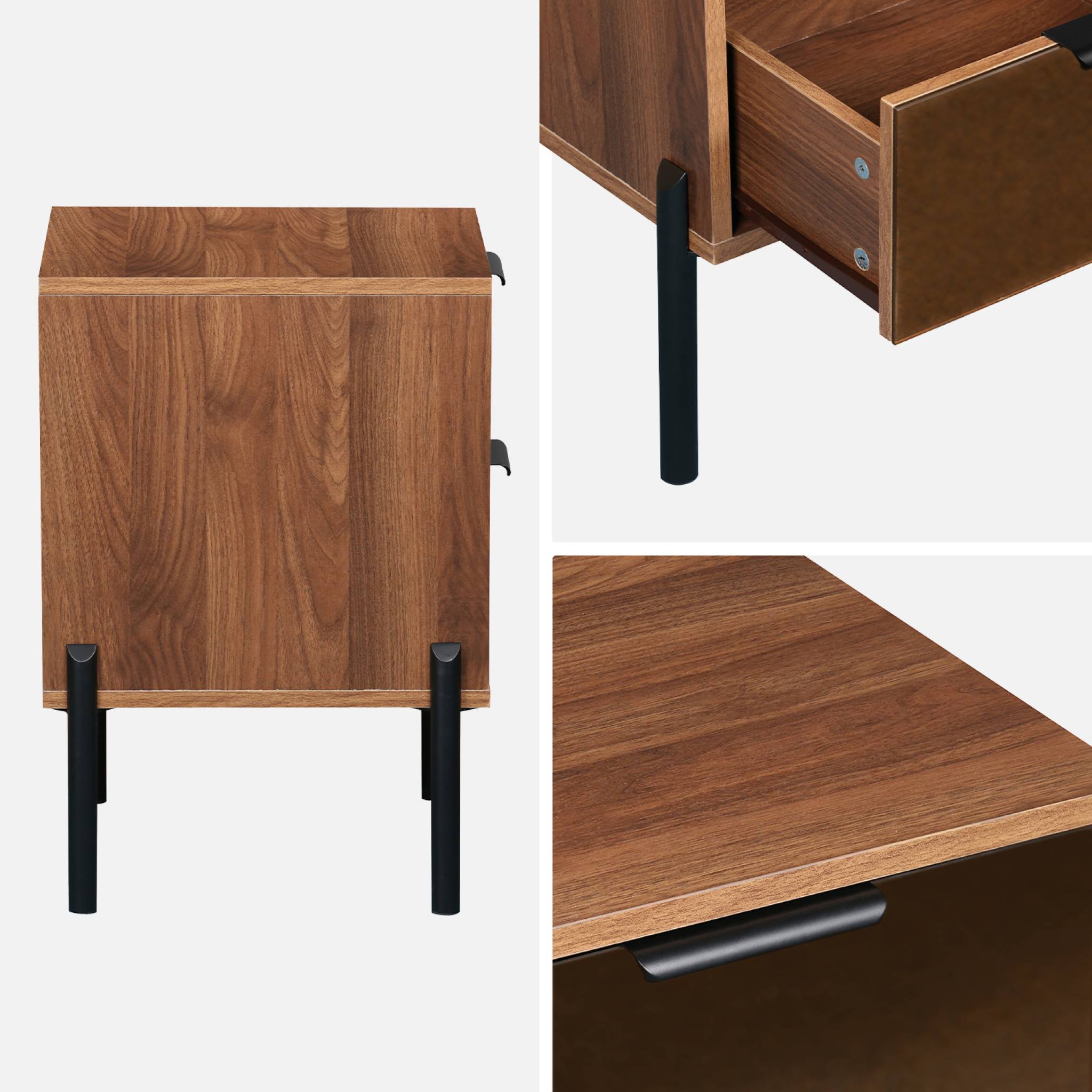 Table de chevet vintage 2 tiroirs effet bois et vitres fumées. L 43 x P 38 x H 54.8cm