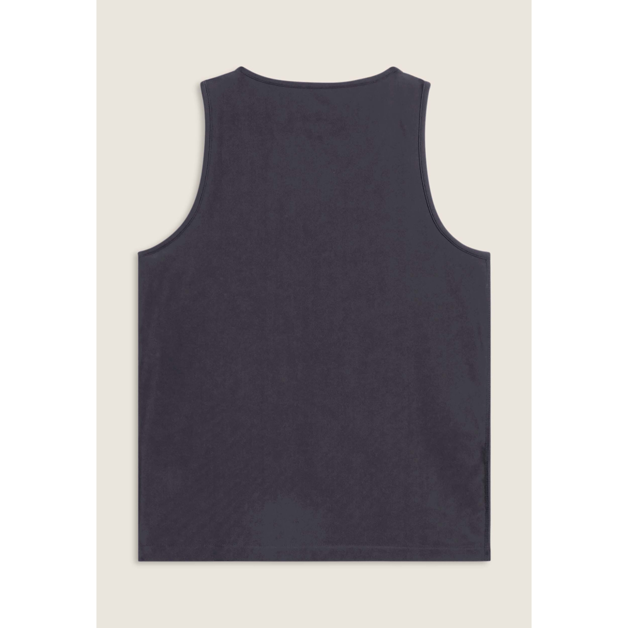 Canotta tecnica con girospalla ampio e taglio regular