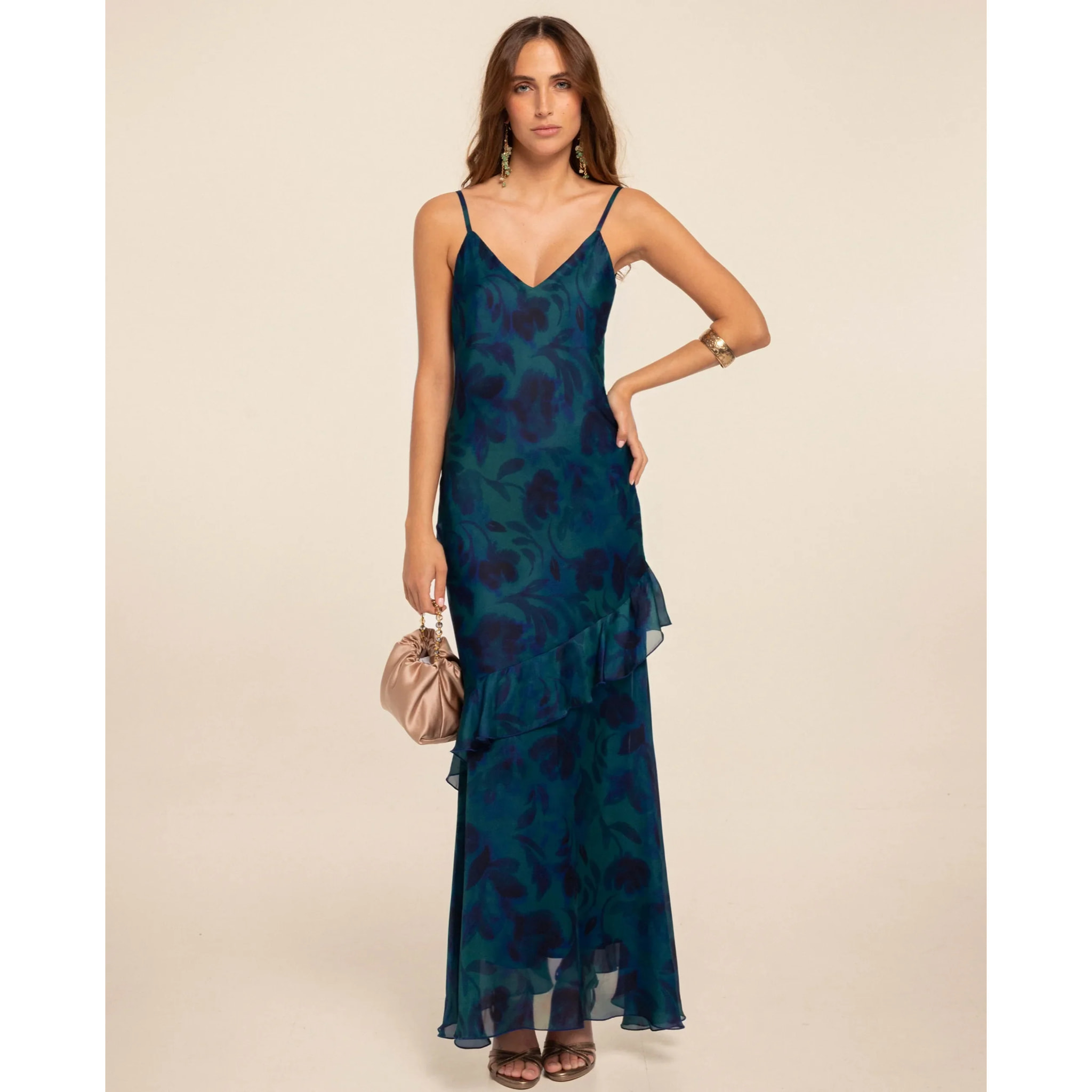 Vestido midi de tirantes con volante y corte lencero