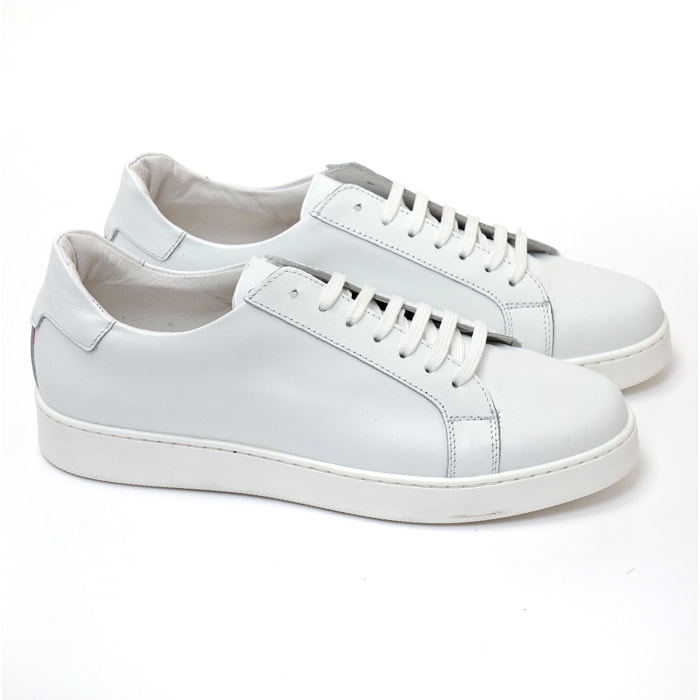 Sneakers stringate in pelle di vitello Bianco