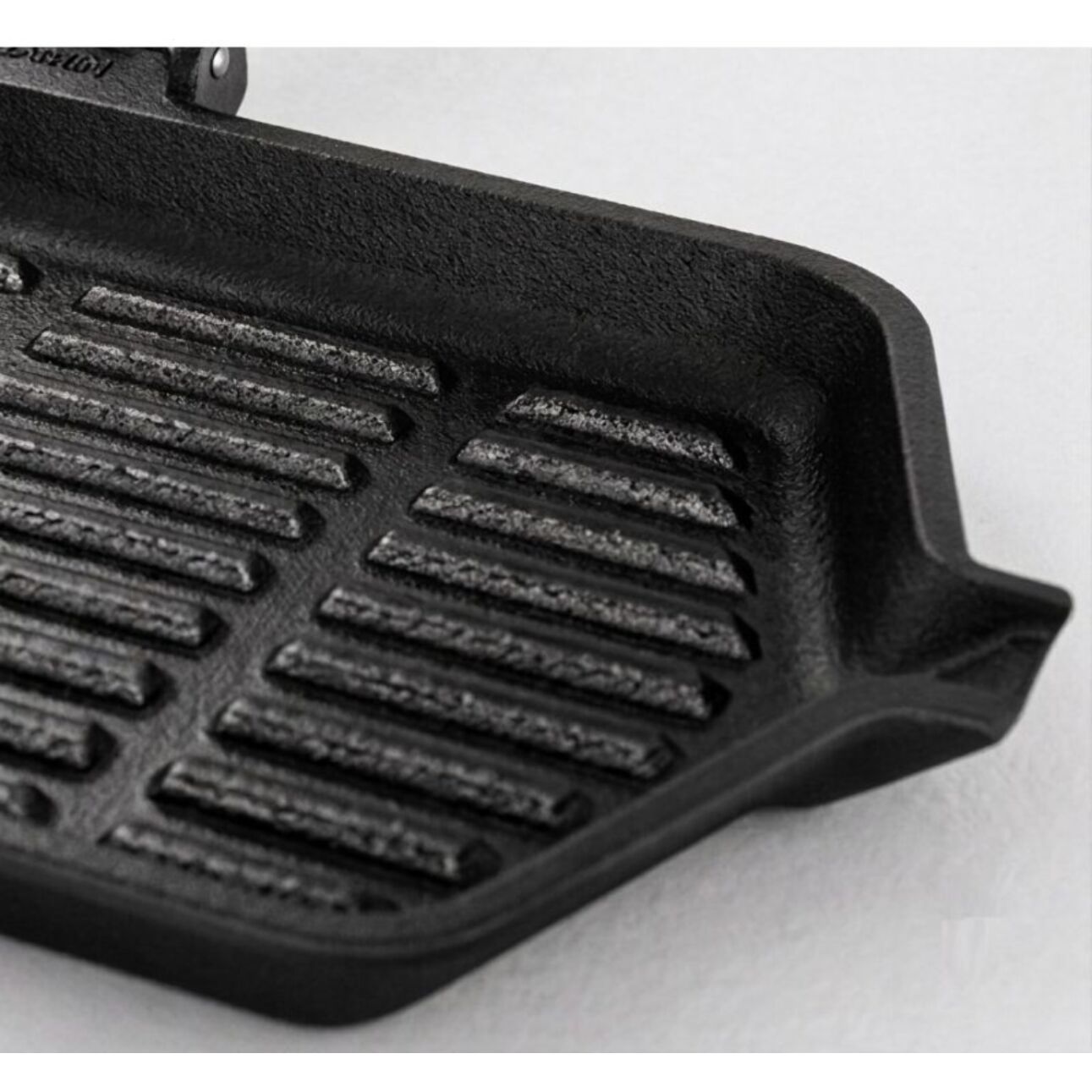 Poêle Grill poignée en Bois 34cm Fonte d'acier tous feux dont induction four Noir Arthur Martin AM4418