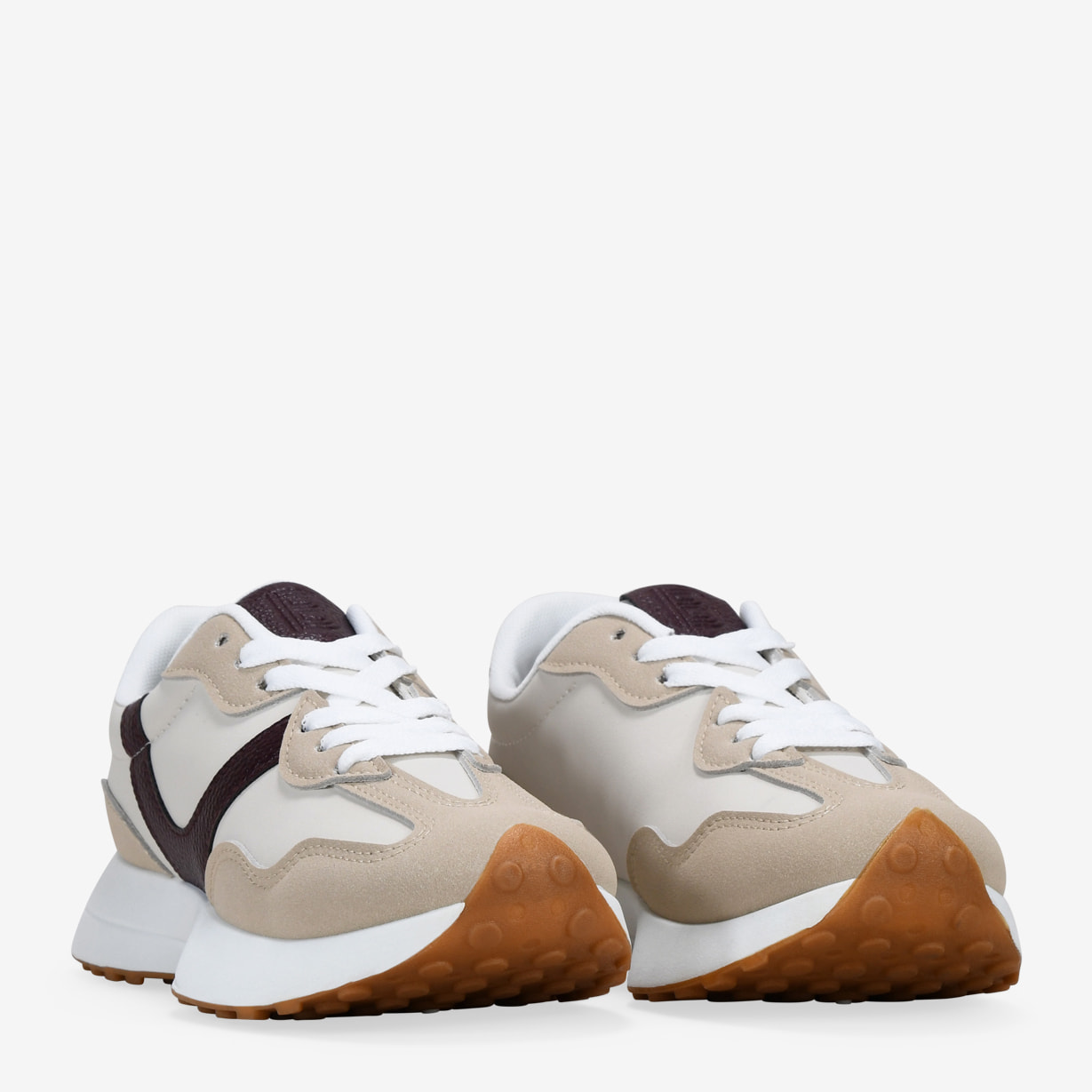 Zapatillas deportivas beige con cordones