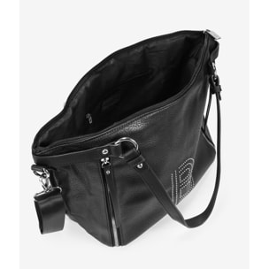 Bolso de hombro negro con tachas