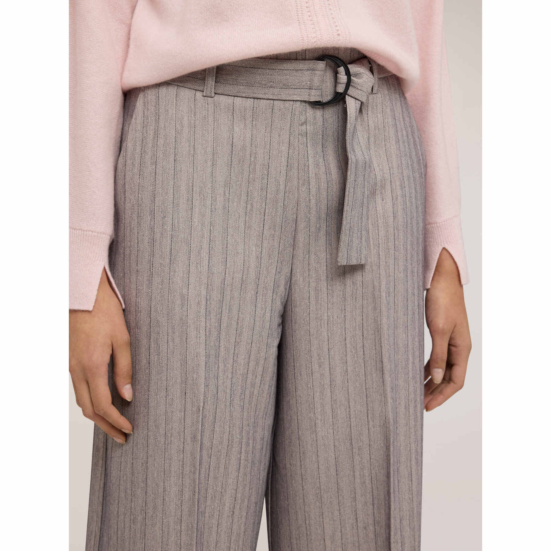 Motivi - Pantalones palazzo de rayas con cinturón - Gris