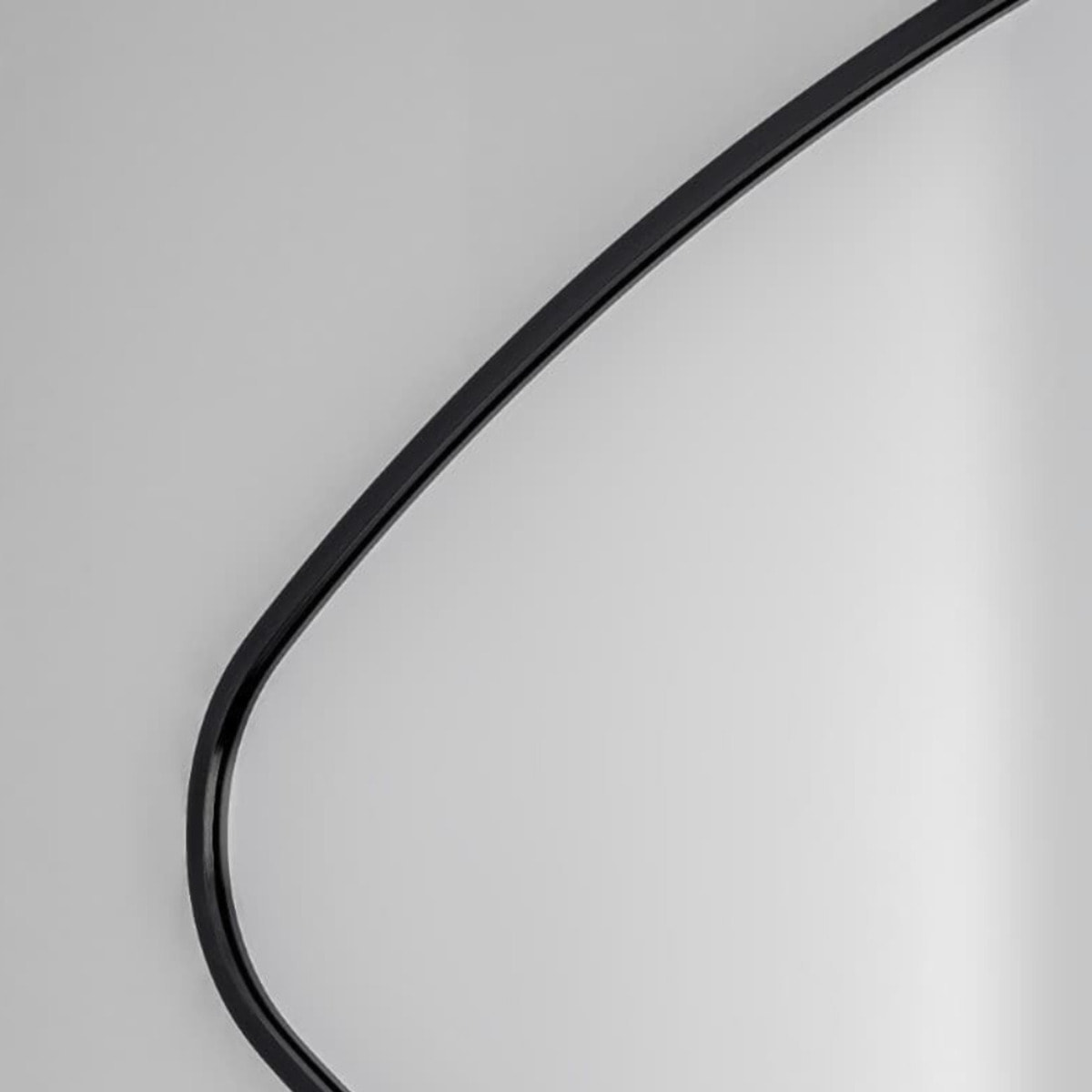Miroir mural irrégulier l.80 x H.51 cm avec cadre aluminium noir Purity SAT (SATZPURAS5180CE)