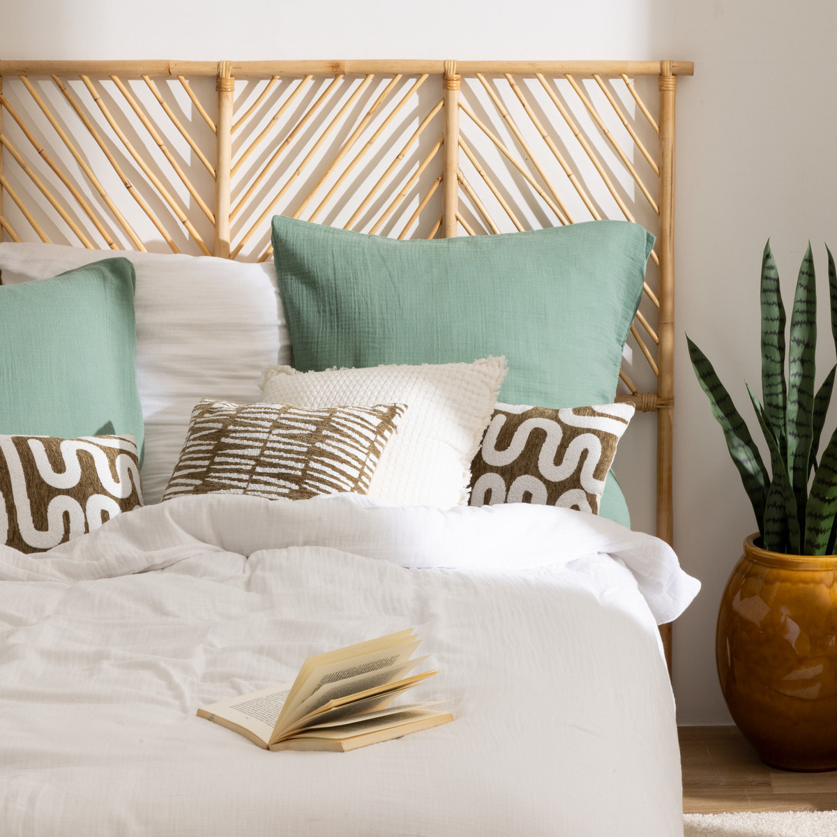 Housse de coussin Jeni chenille vert kaki 40x40cm