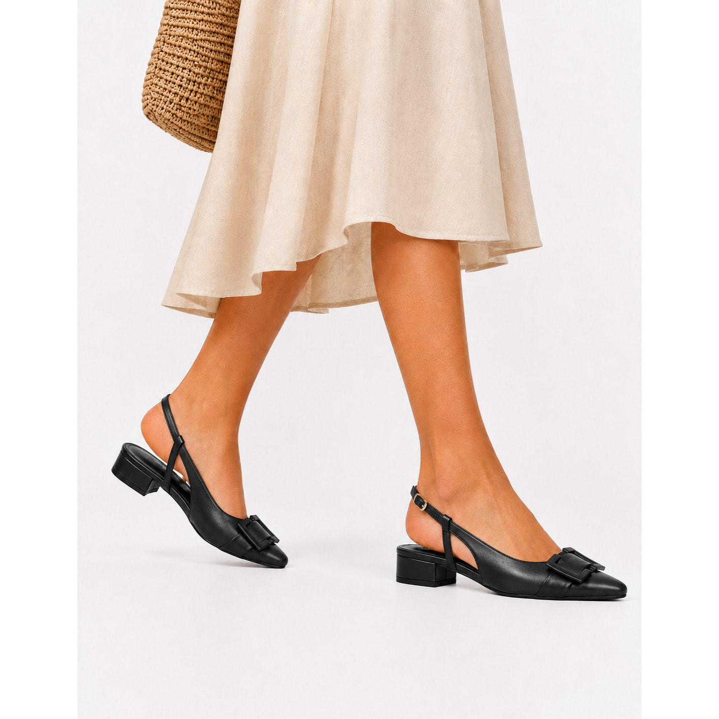 Ballerine slingback in simil pelle con dettaglio sulla punta