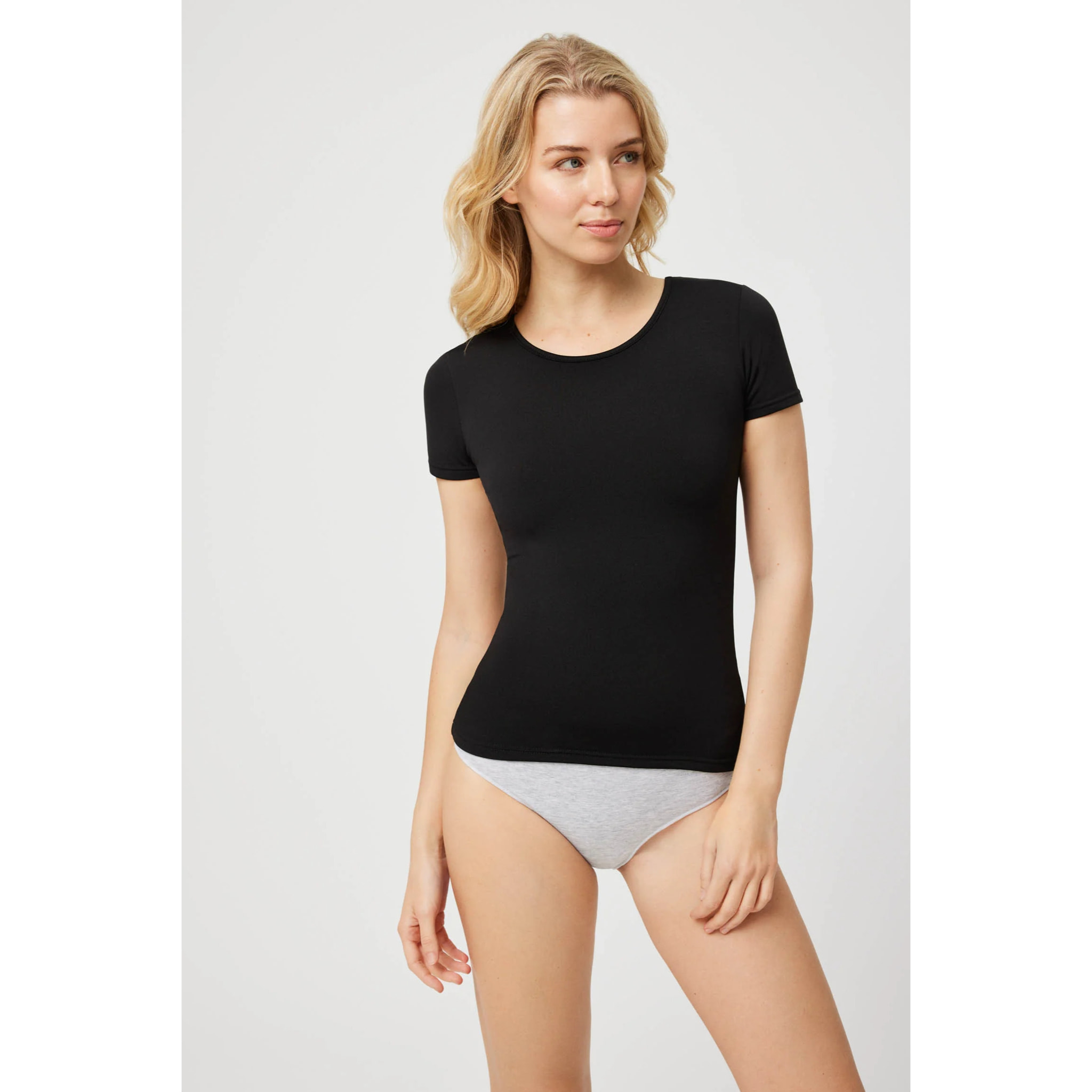 Maglia termica nera a maniche corte