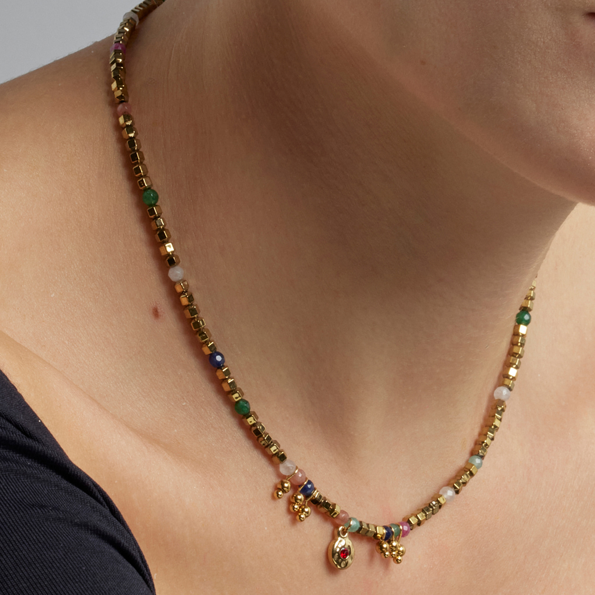 Collar con Cristal Multicolor acabado oro 18k