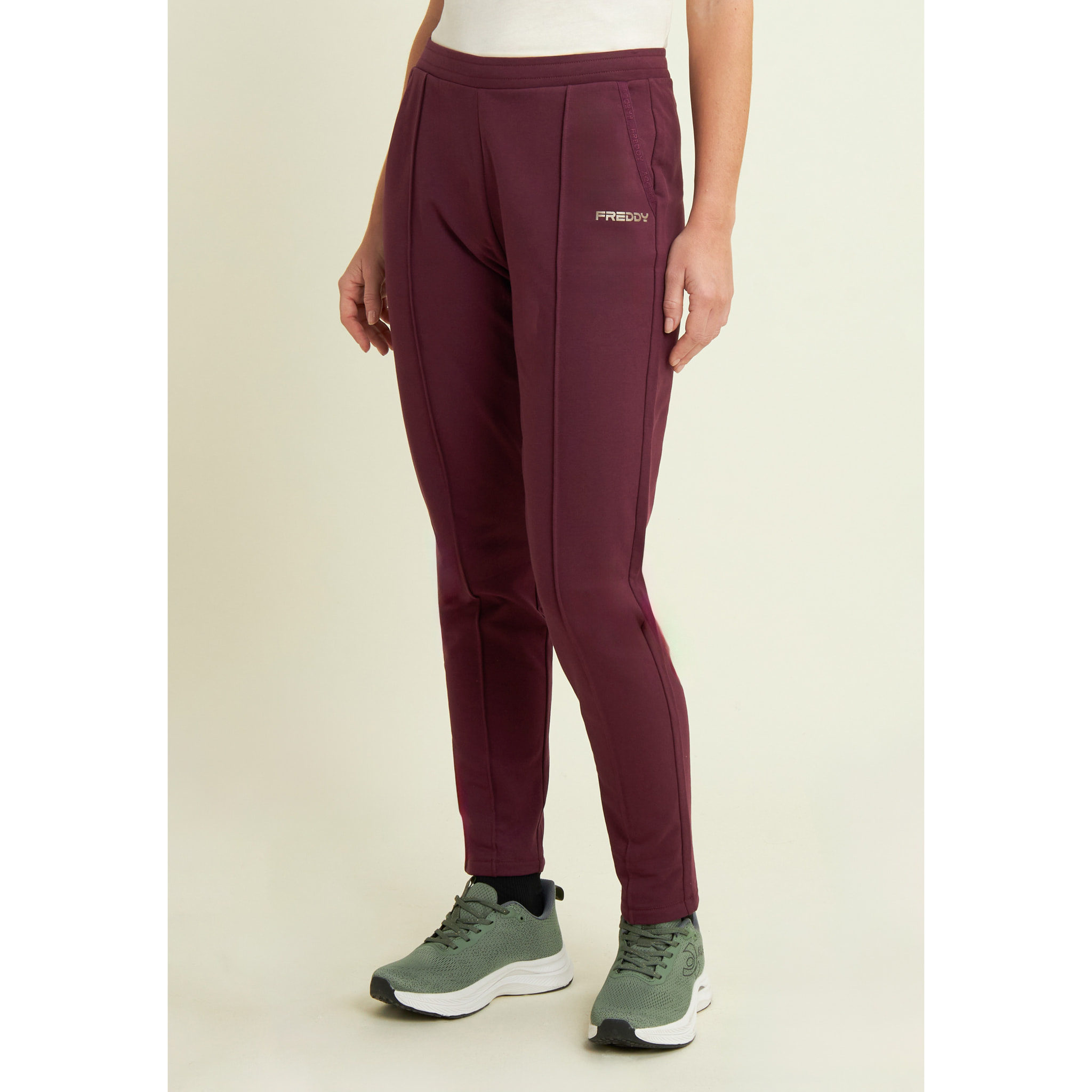 Pantaloni con dettaglio logato e fondo dritto