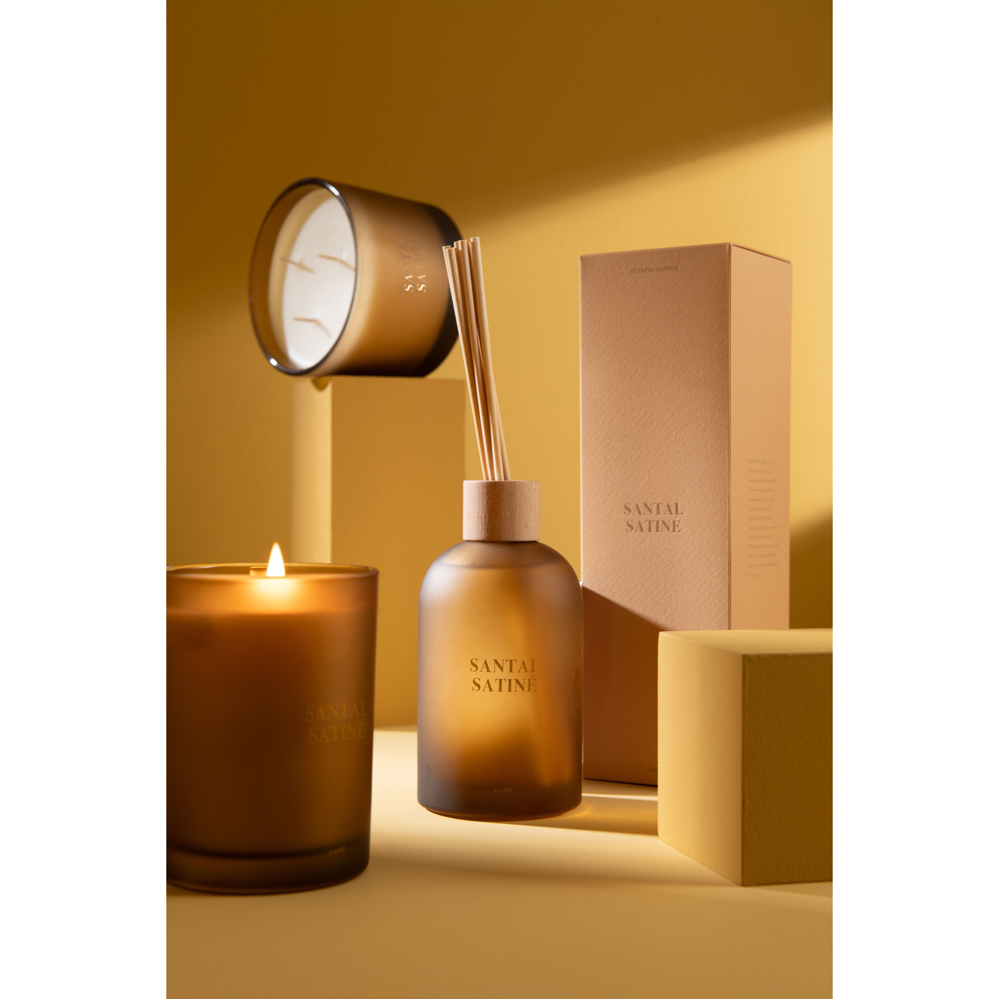 J-Line Bâtonnets parfumés Accords Essentiels - Santal Satiné - jaune - 250ml