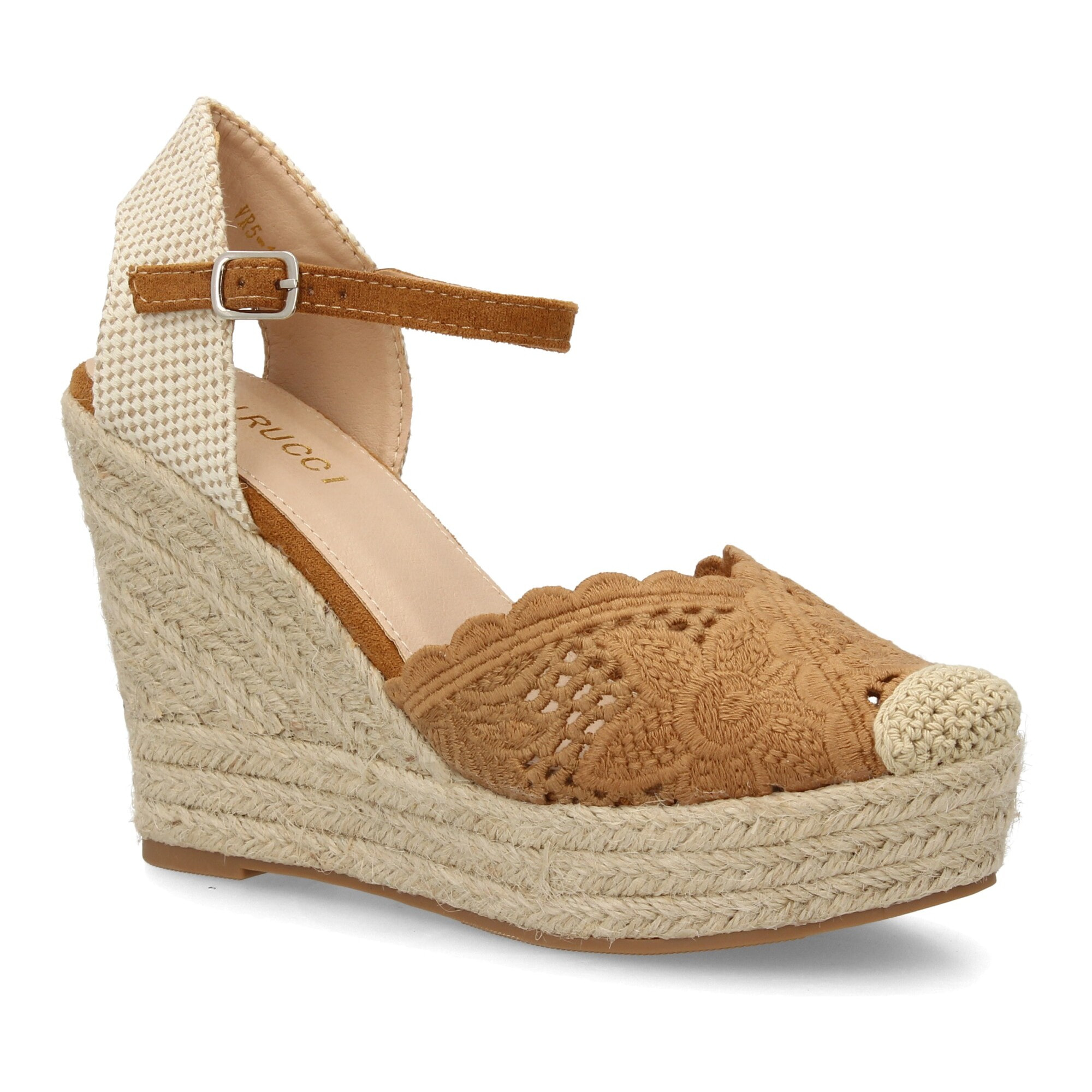 Alpargata cuña destalonada con calados para mujer.