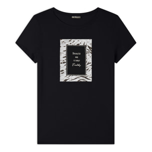 T-shirt regular fit con grafica e borchie dorate