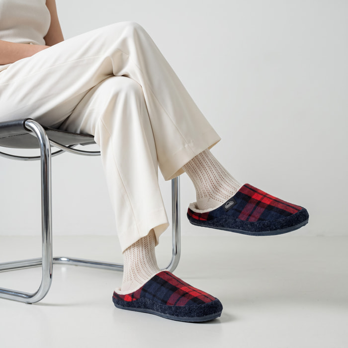 Zapatillas de casa , Zueco Nessy