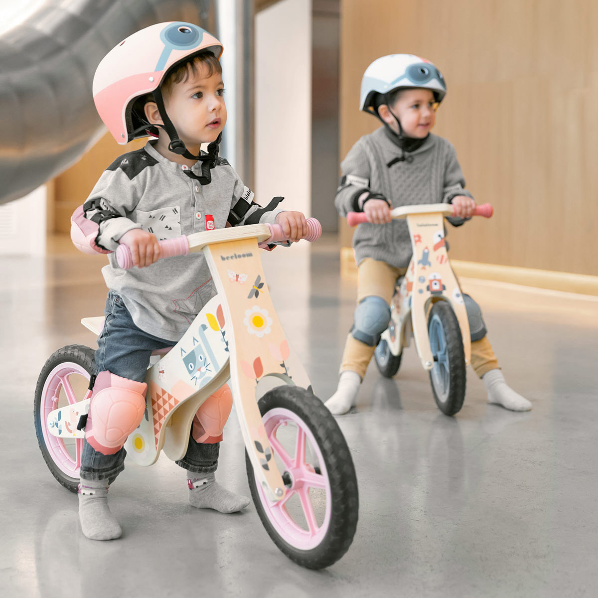 Bicicleta sin pedales SPRING BIKE bici infantil de madera diseño rosa