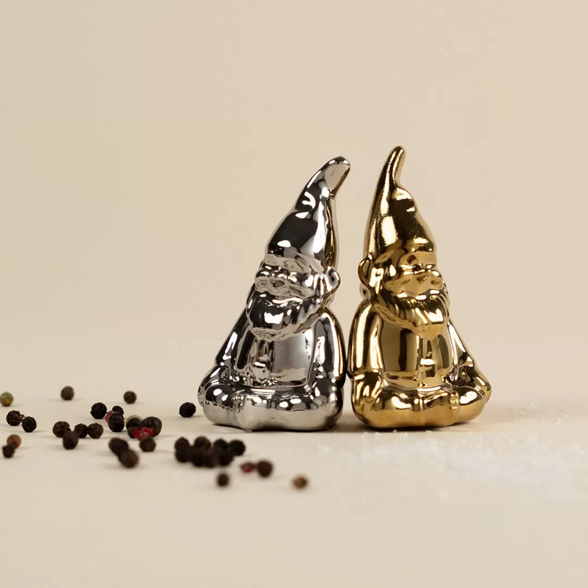Salière et poivrière nains doré et argenté Kare Design