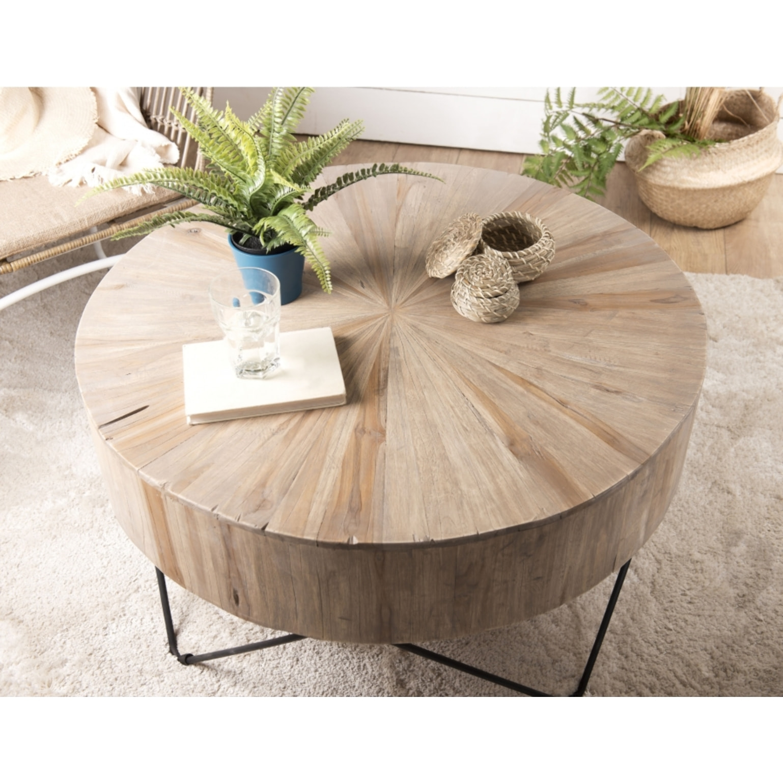 LALY - Table basse ronde 90x90cm bois Teck naturel pieds épingles scandi métal noir