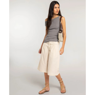 Pantalón recto tipo bermudas culotte con cinturón de mujer