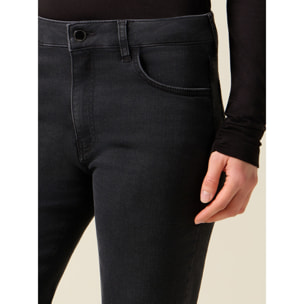 Oltre - Jeans flare neri con orlo sfrangiato - Nero