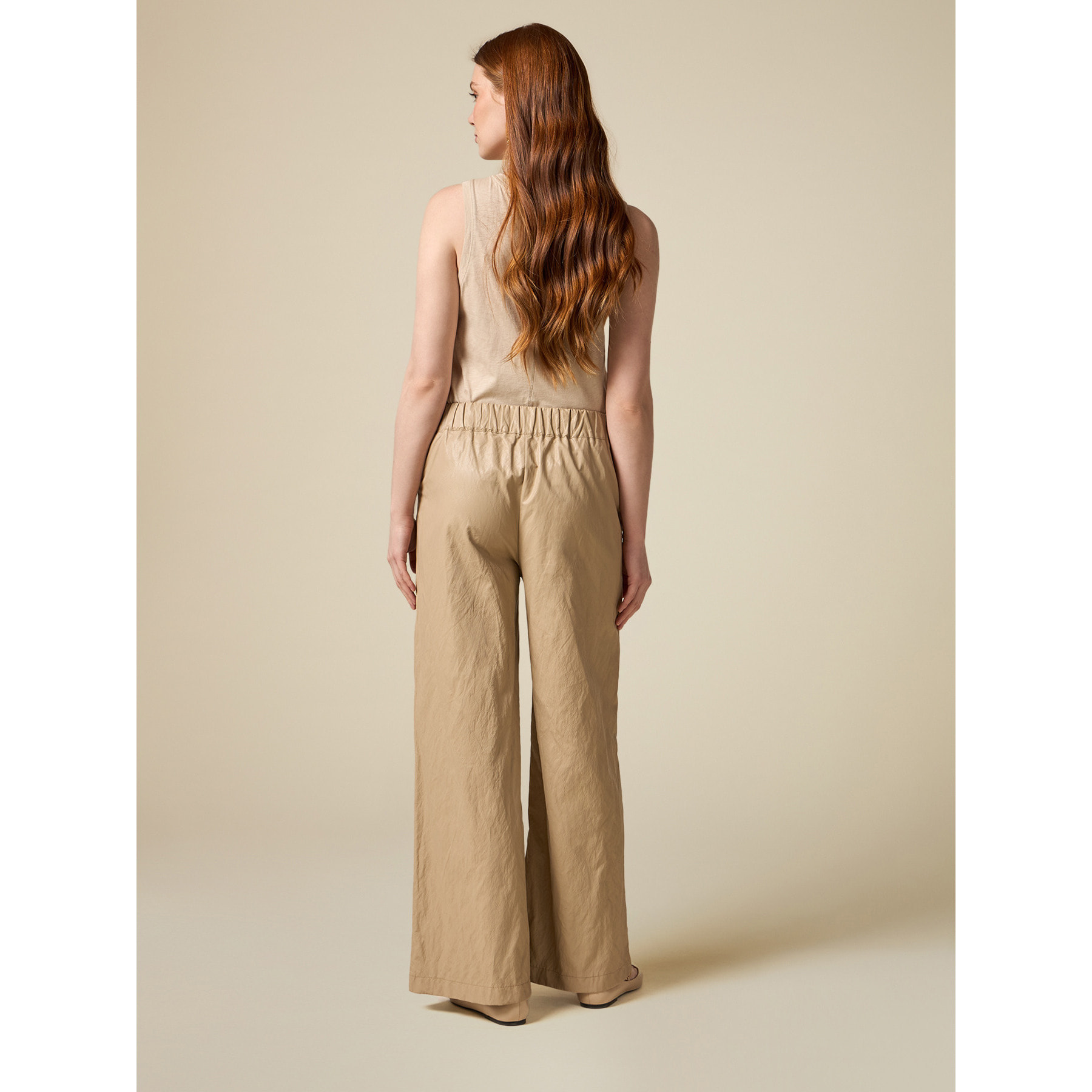 Oltre - Pantalones wide leg de tejido arrugado - Beige