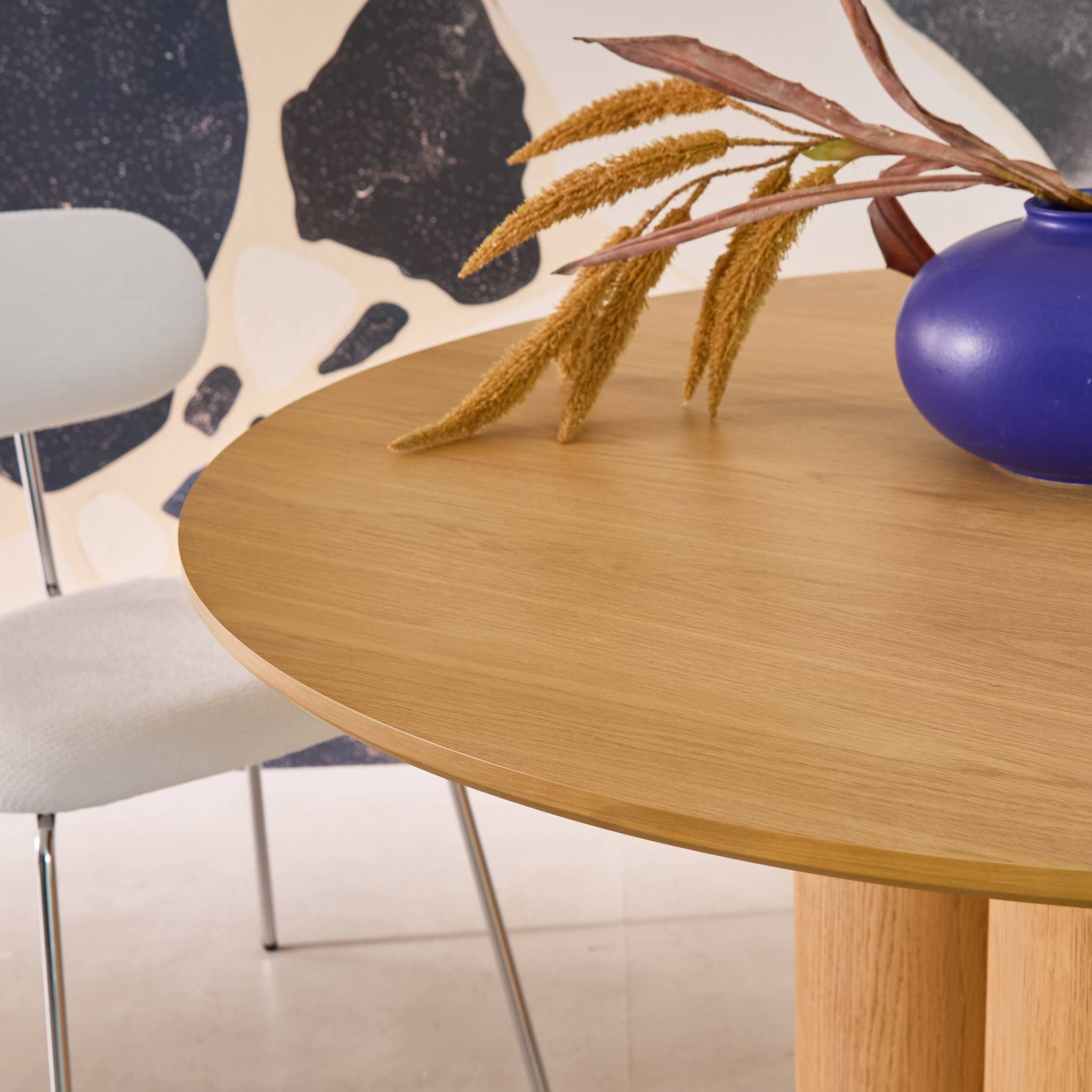 Table à manger ronde bois d'hévéa et placage chêne naturel 4 places 130cm - Leonore