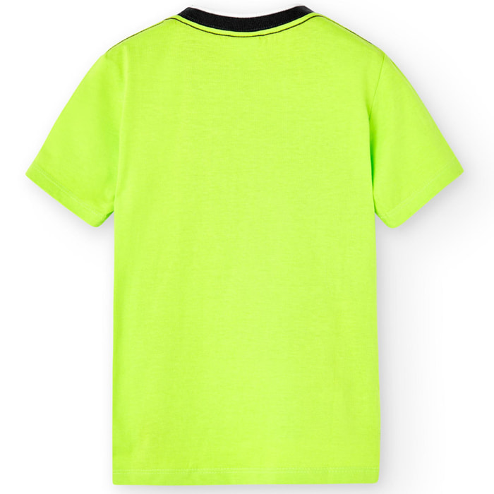 Camiseta en verde con bolsillos decorativo y mangas cortas