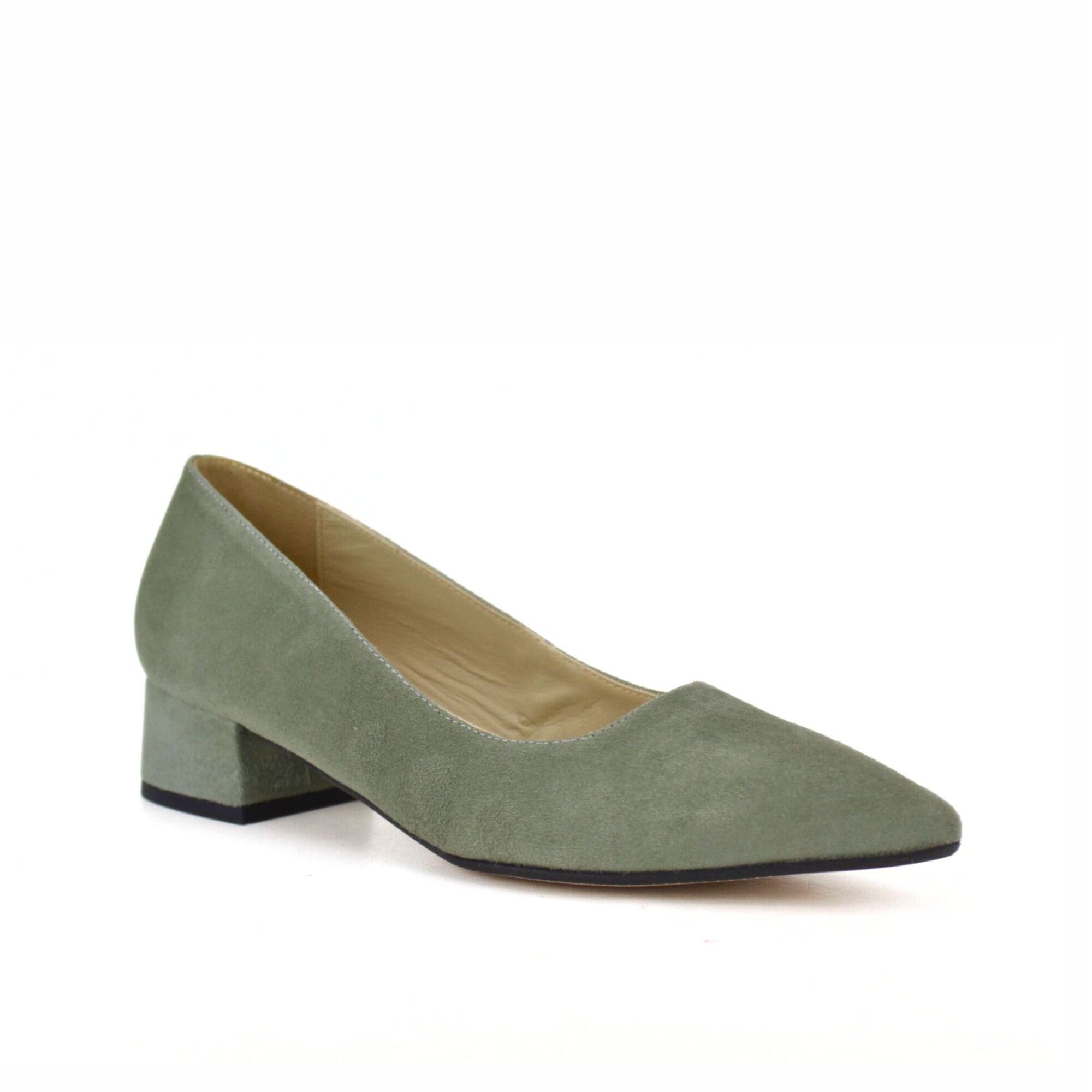 Bailarina en ante verde bosque. Tacón 3 cm.