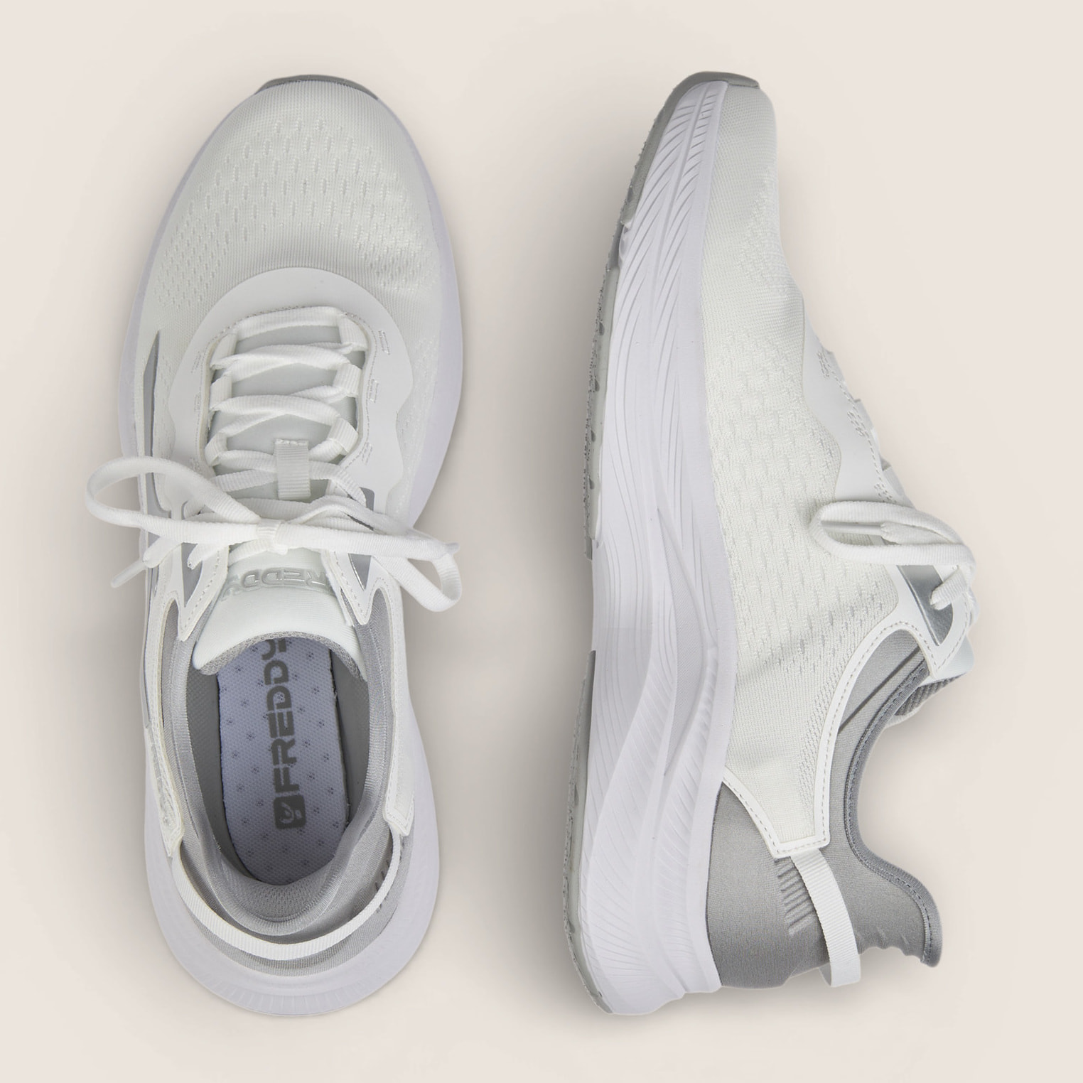 Sneakers donna in mesh con supporti tecnici e suola leggera