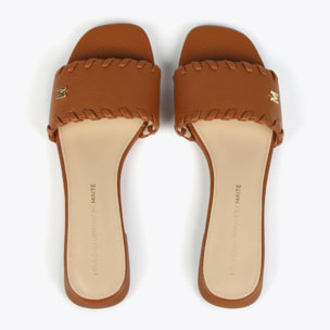 Sandali a ciabattina con dettaglio intrecciato