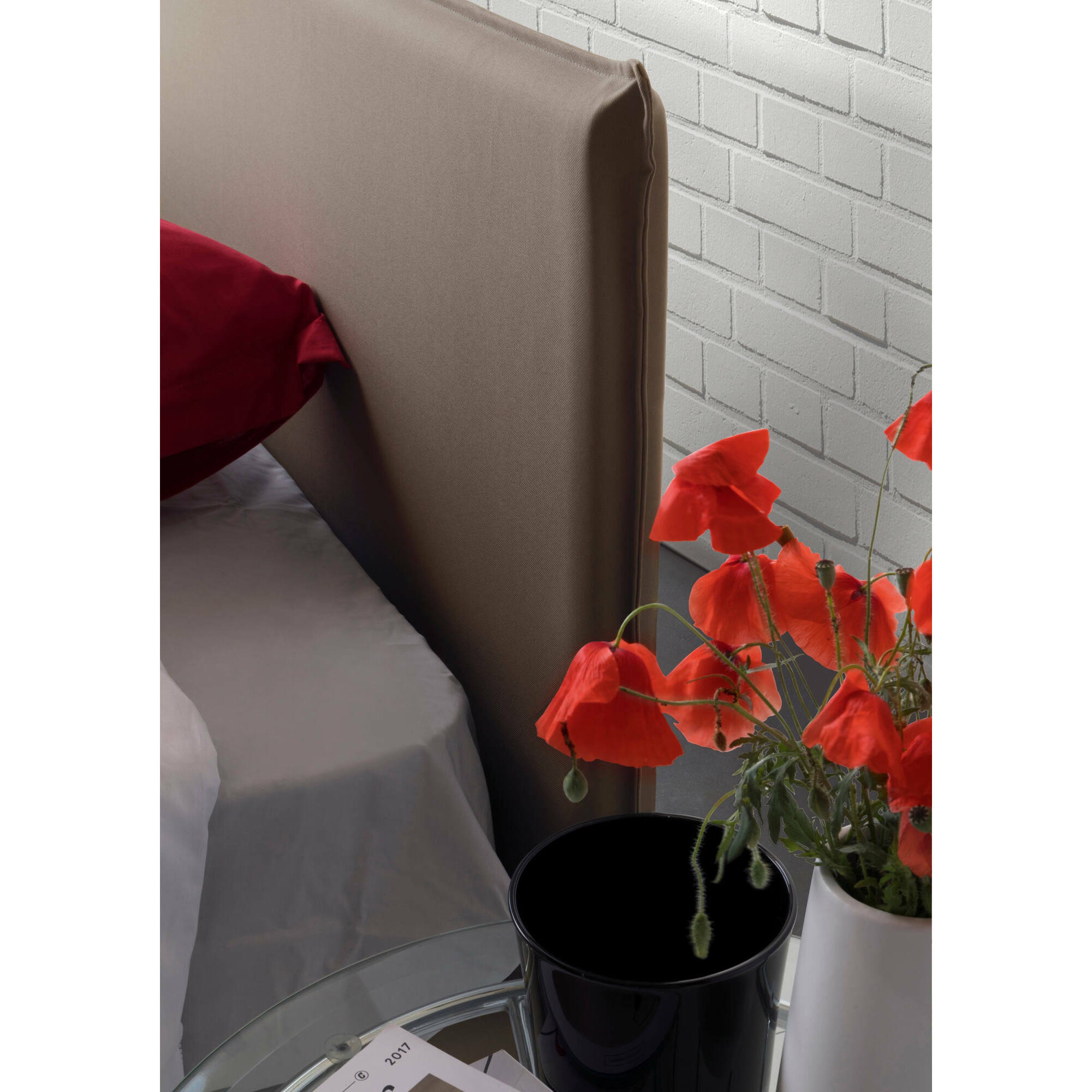 Letto singolo Acuila, Letto contenitore con rivestimento in tessuto, 100% Made in Italy, Apertura laterale, adatto per materasso Cm 80x190, Tortora