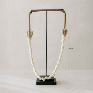 Collier en coquillages avec socle en métal  DAO