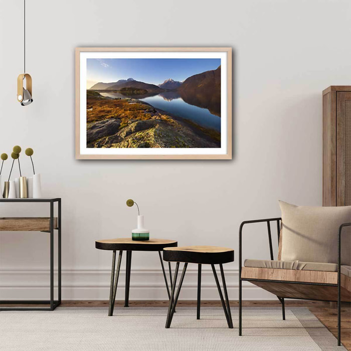 Affiche rafraichissement d'automne sur l île lofoten Affiche + cadre en bois - Chêne