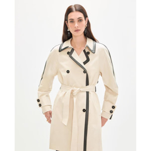 Trench con maniche raglan ed effetto pelle a contrasto
