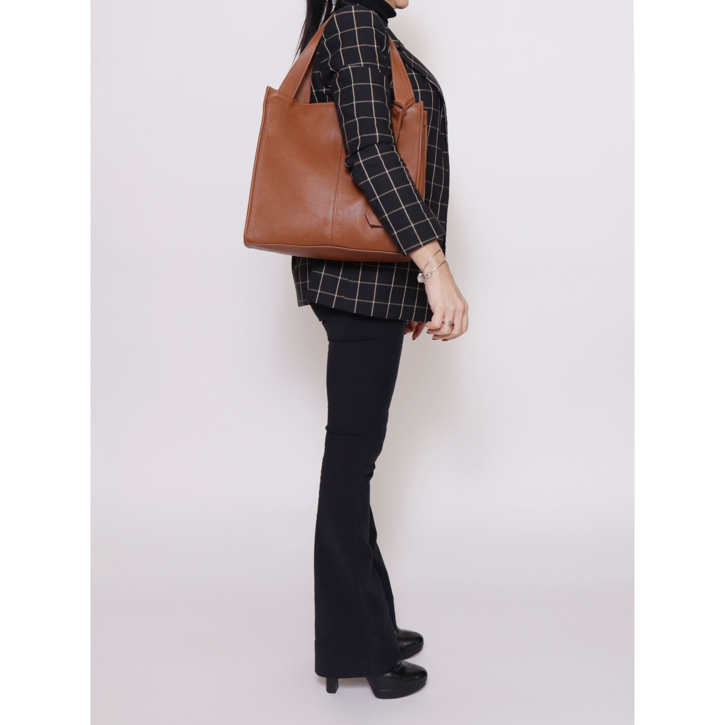 Borsa a spalla  da donna In Vera pelle Made in Italy 34x32x11 cm