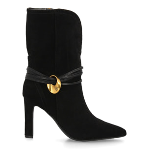 Botín elegante con tacón alto