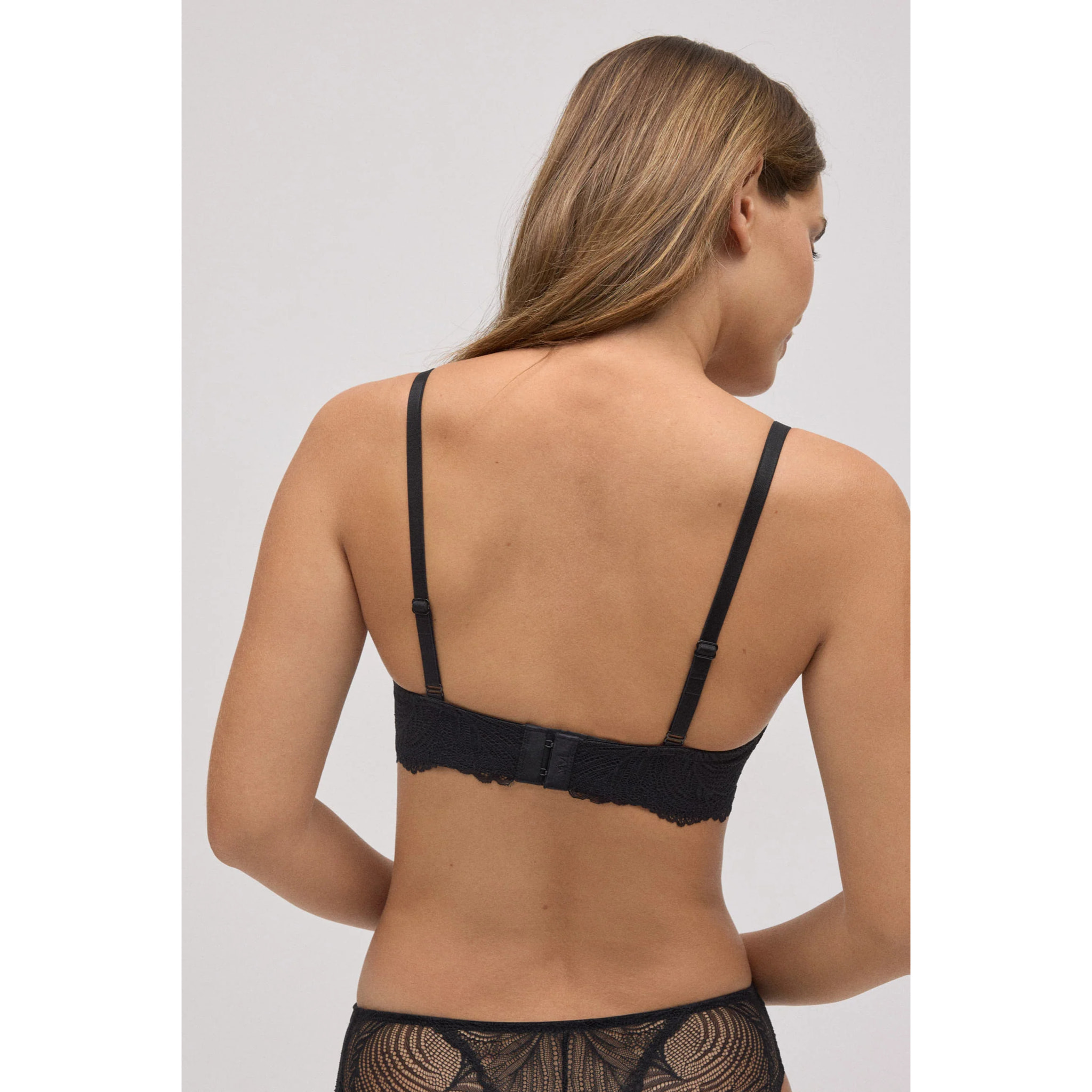 Reggiseno imbottito senza ferretto in pizzo nero coppa B
