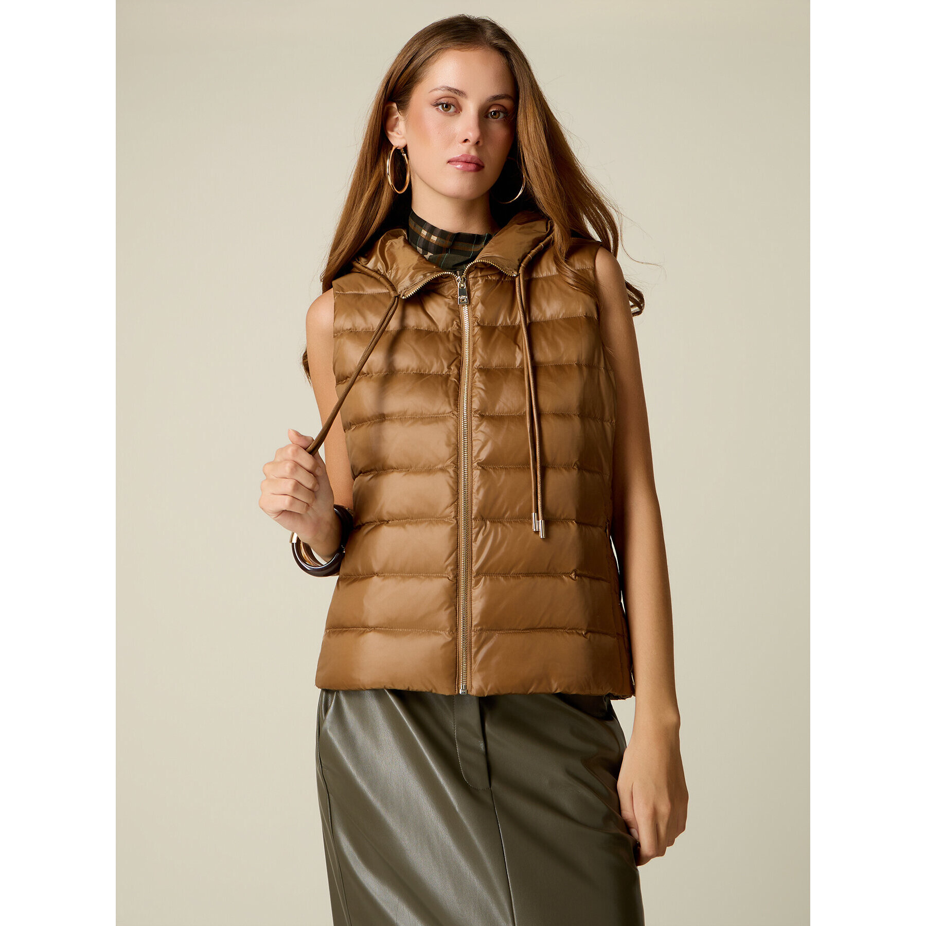 Oltre - Piumino lightweight senza maniche con cappuccio - Beige