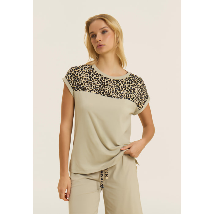 T-shirt Manica Corta con Dettaglio Animalier sulle Spalle