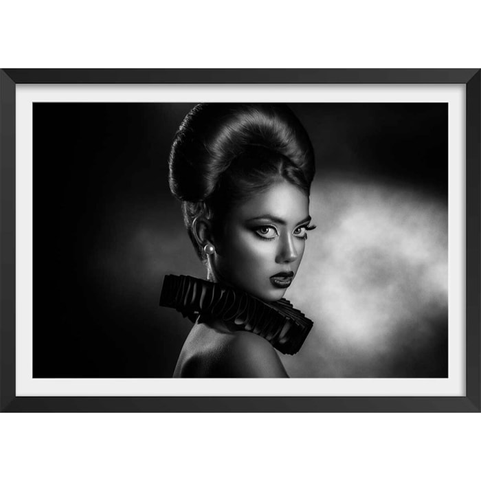 Affiche photo Lady anita en collerette Affiche + cadre en bois - Noir