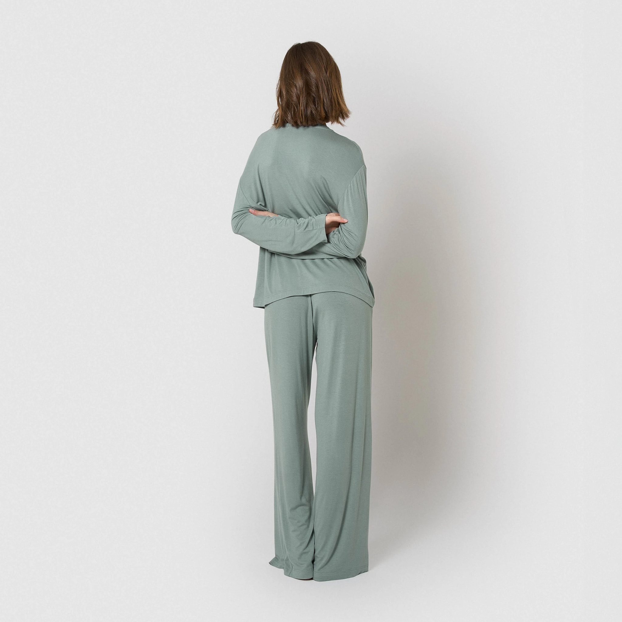 Pijama largo de viscosa verde seco