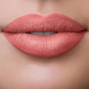 LIP BLUSH BLURRED EFFECT LIPSTICK Rossetto idratante dal finish cloudy matt e dall'effetto soft focus