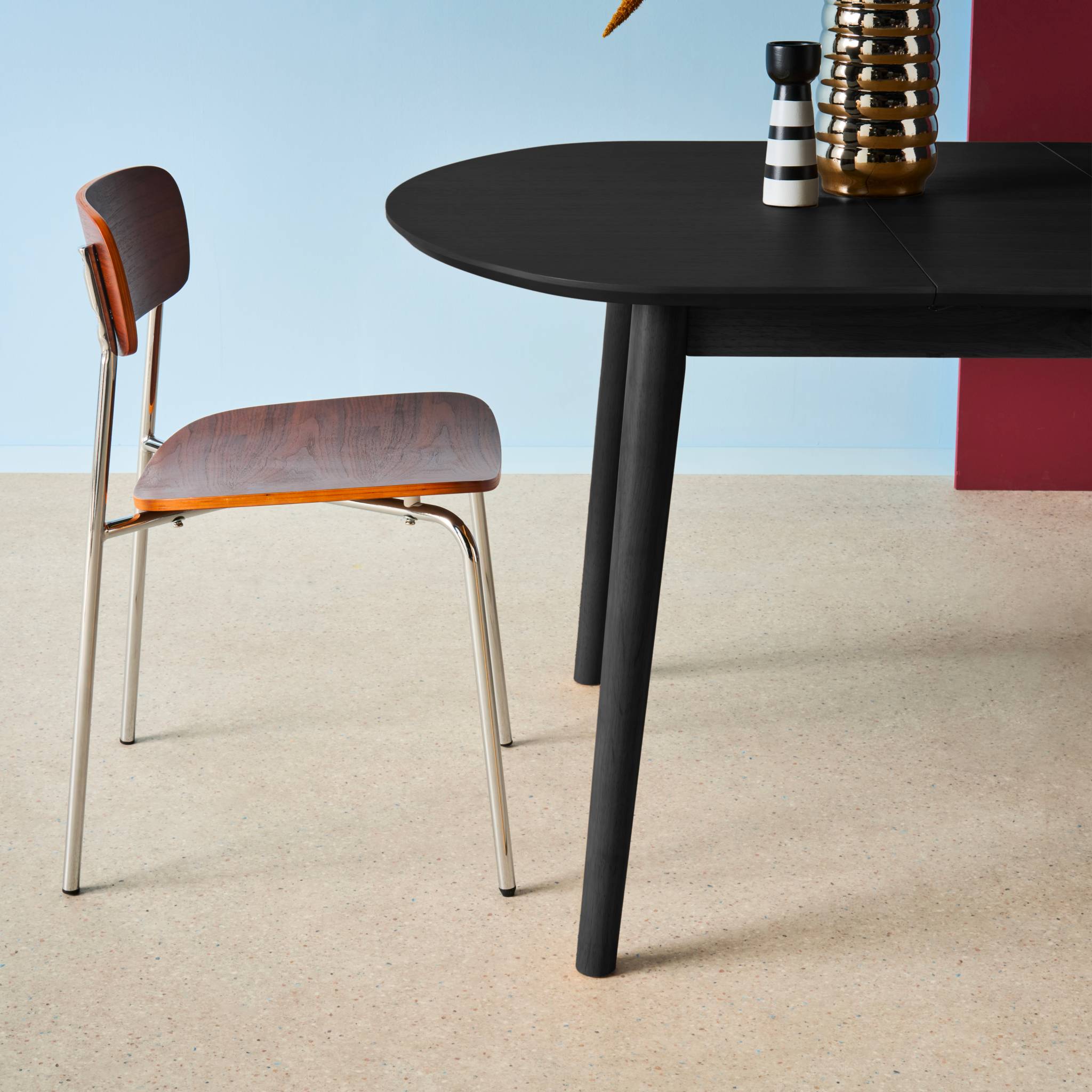 Table à manger ovale extensible bois d'hévéa et placage chêne noir 4-6 places - 110 / 140 x 100 x 75 cm - Lisa