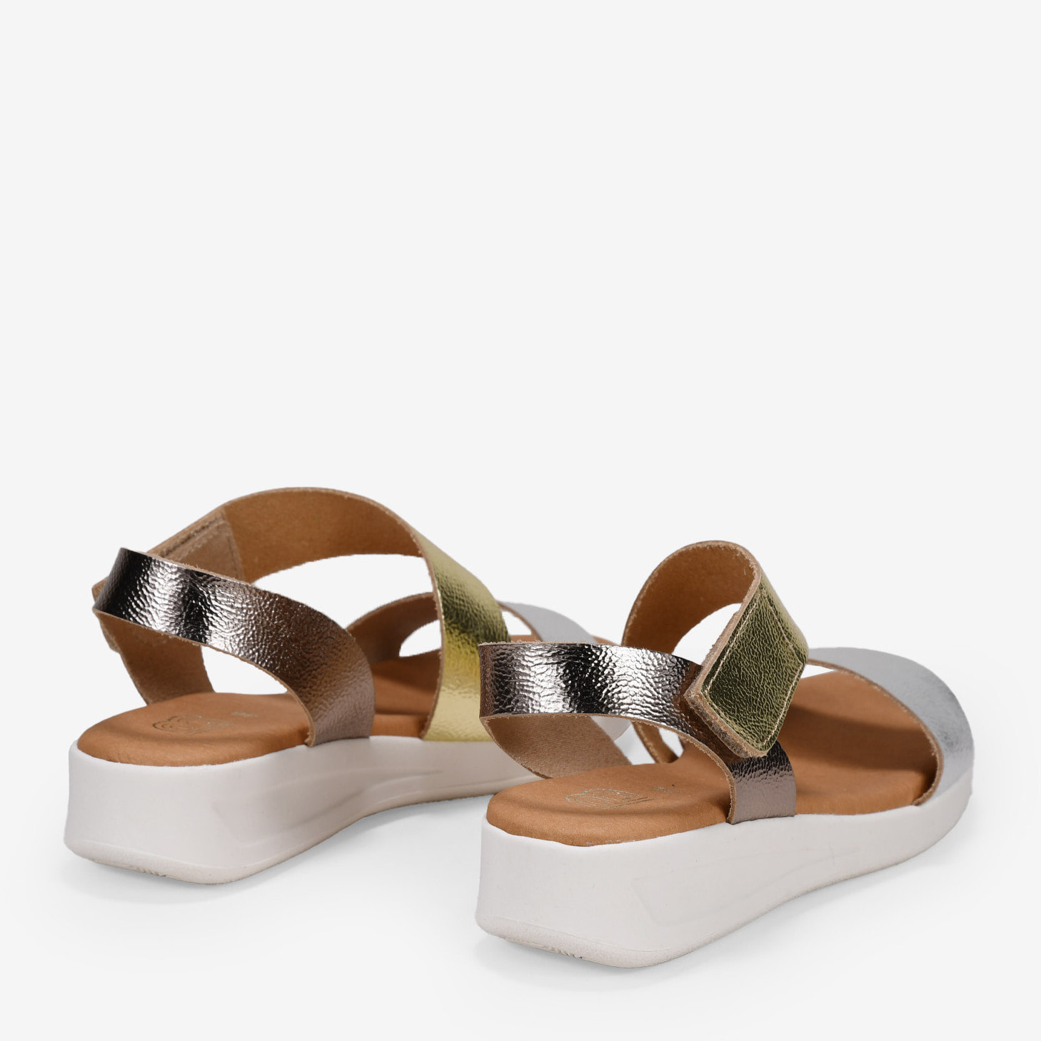 Sandalias de piel metalizadas con cuña