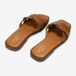 Sandalias planas marrones en piel