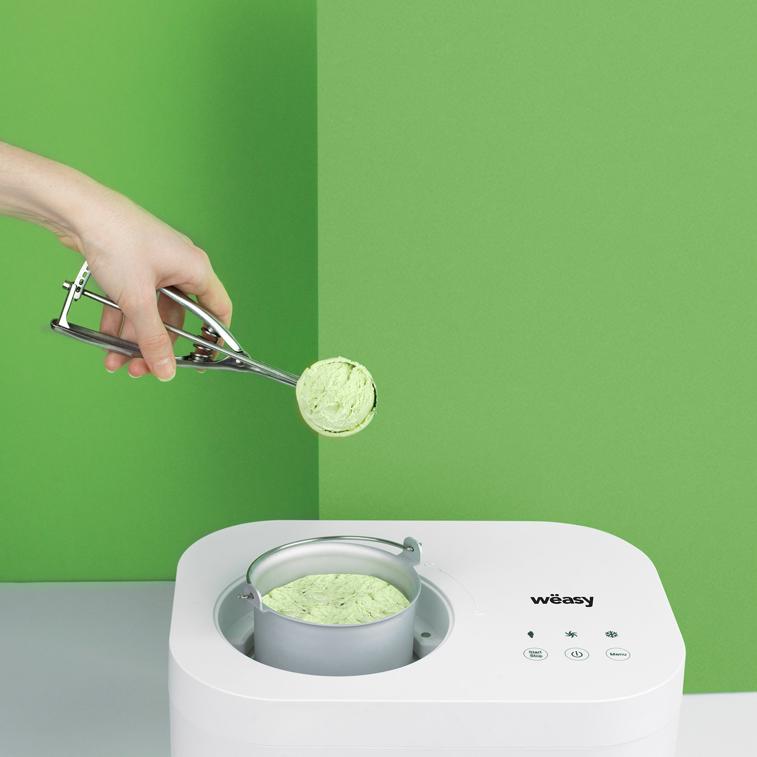 Máquina Para Hacer Helados Caseros YUM135 Wëasy , Potencia 100 W, Capacidad 1 Litro, Función Retención Frío, Preparación 60 Min, Pantalla Táctil, Acero Inoxidable