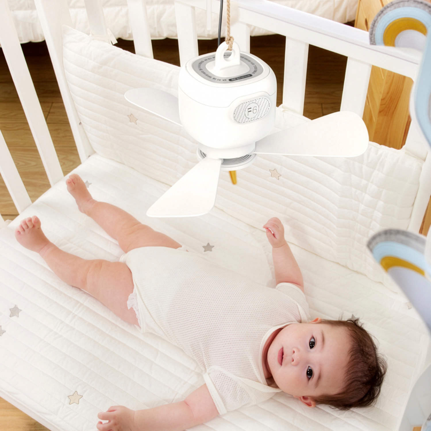 Ventilador de techo FS-6B de 27 cm. Con luz LED integrada y 3 velocidades. Cable de alimentación de 3 metros.