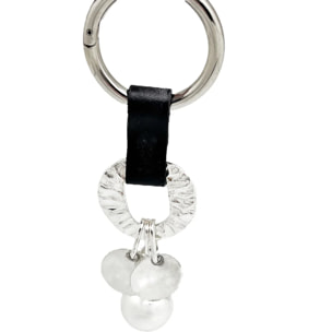 Cuelgabolso_llavero cuero y bola en plata chapado