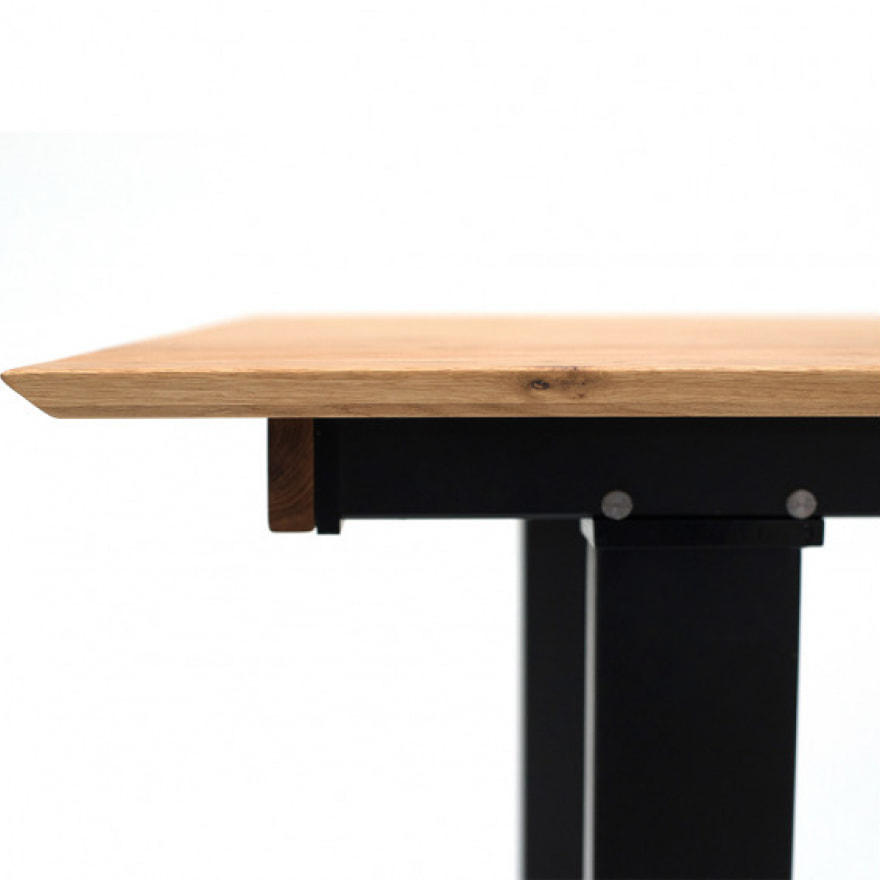 Table extensible en chêne massif et piètement en bois noir - RENNES