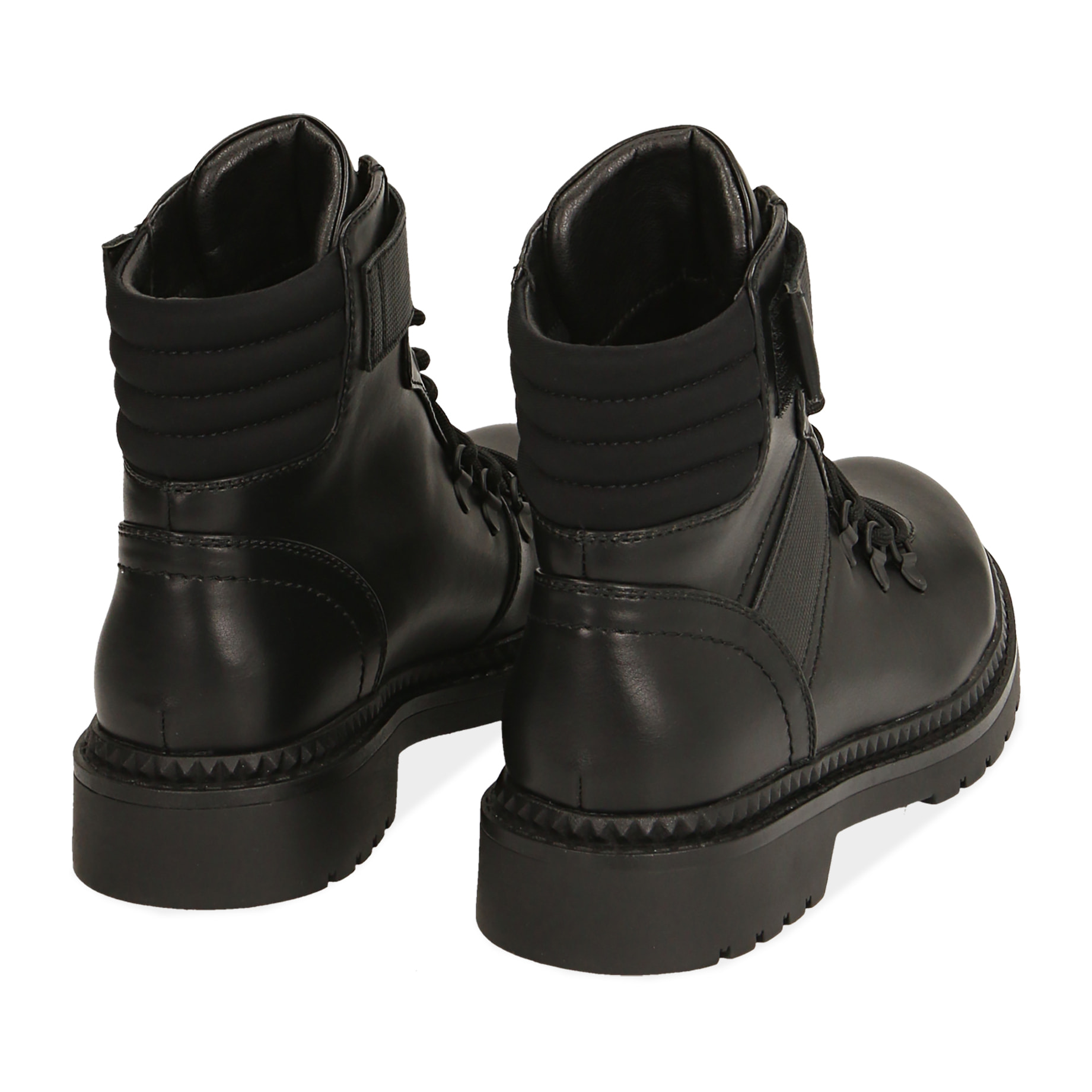 Botas de montaña negras