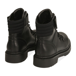 Botas de montaña negras